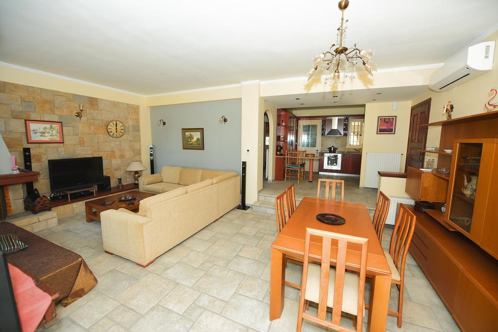 Antonia Beachfront Villa 레프킴미 외부 사진