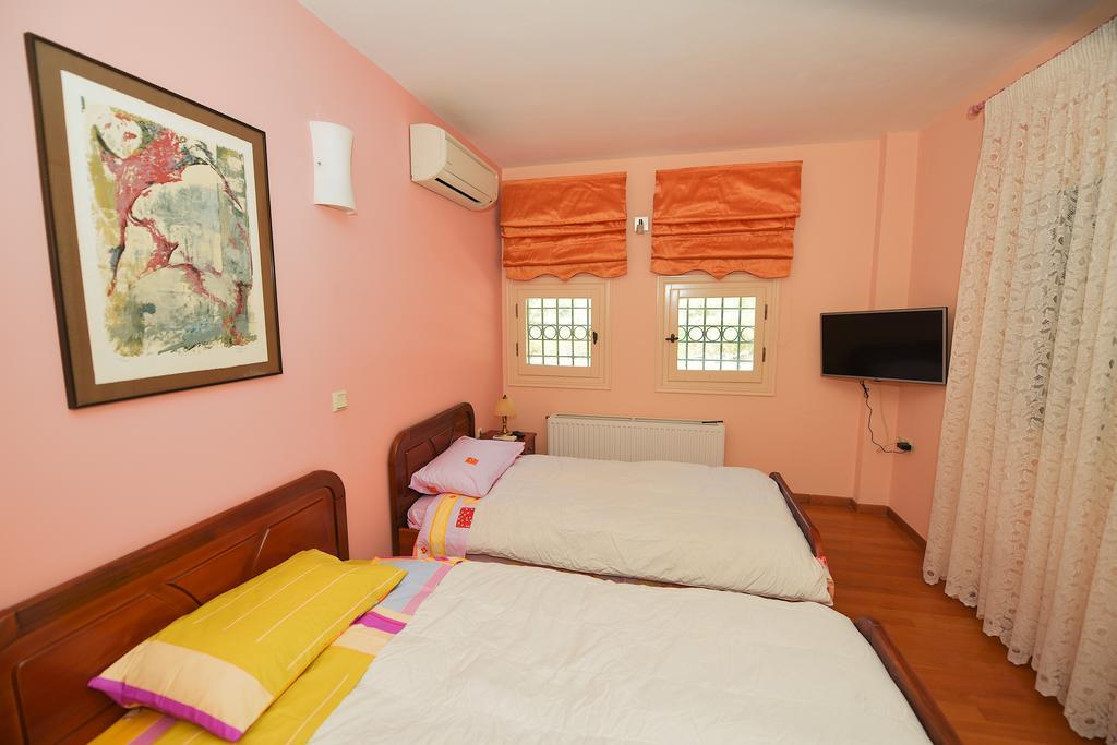 Antonia Beachfront Villa 레프킴미 외부 사진