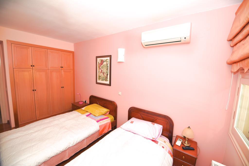 Antonia Beachfront Villa 레프킴미 외부 사진