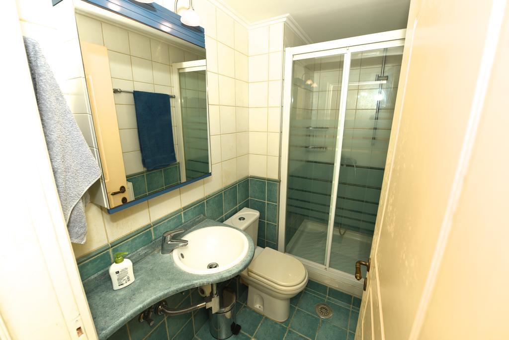 Antonia Beachfront Villa 레프킴미 외부 사진
