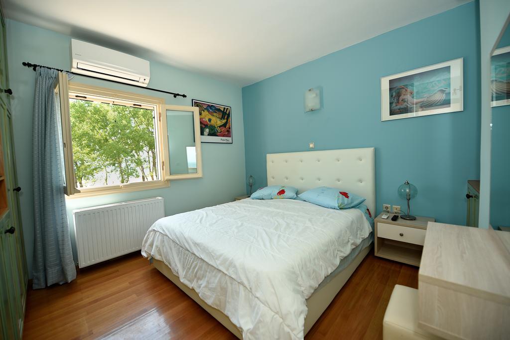 Antonia Beachfront Villa 레프킴미 외부 사진
